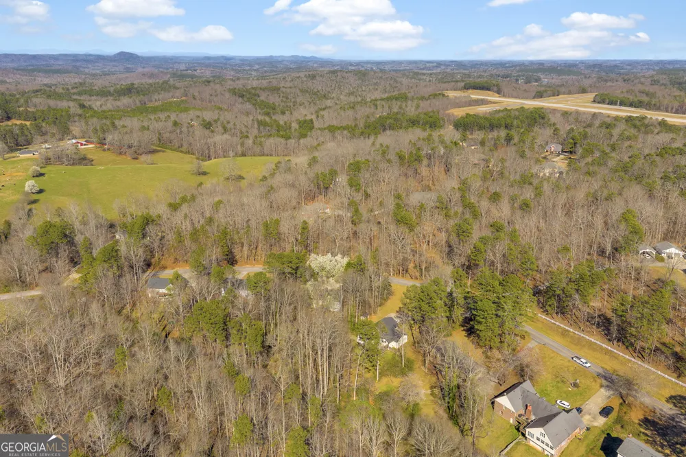 694 Lovers LN Toccoa, GA 30577