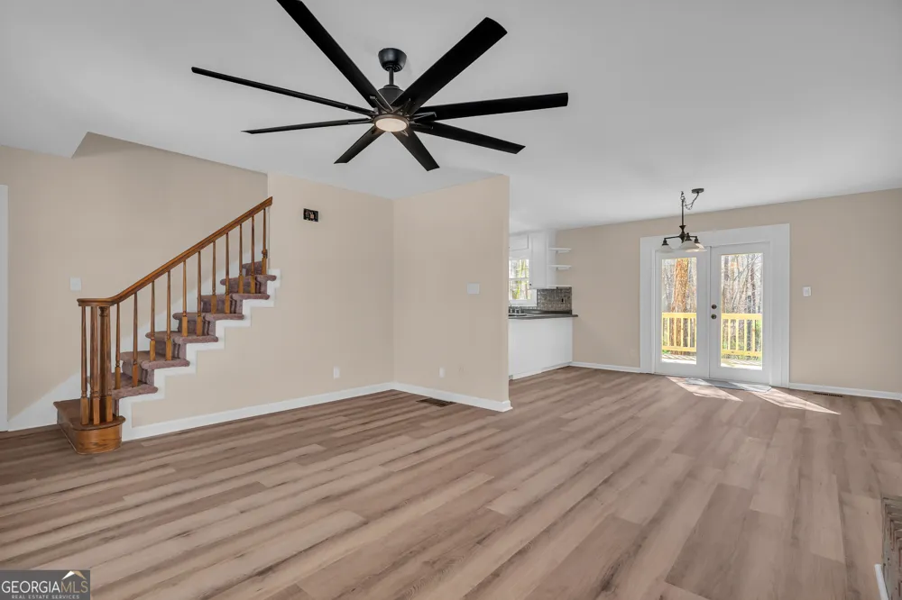 694 Lovers LN Toccoa, GA 30577