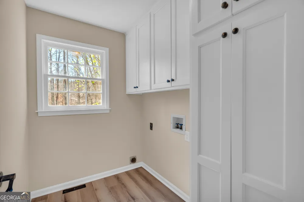 694 Lovers LN Toccoa, GA 30577