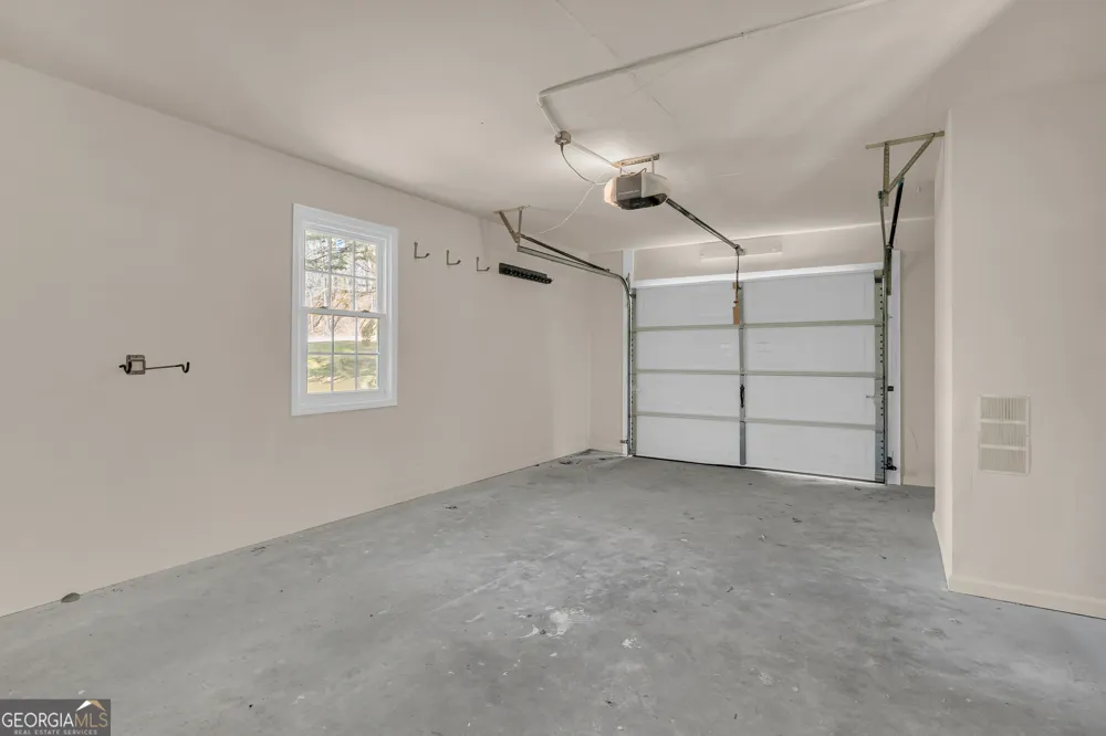694 Lovers LN Toccoa, GA 30577