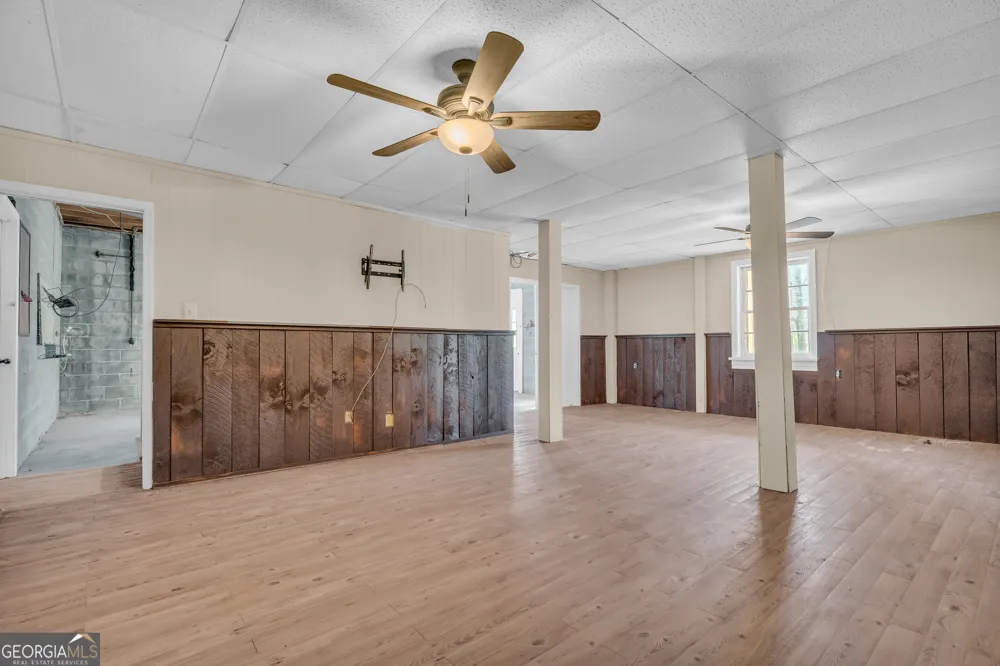 694 Lovers LN Toccoa, GA 30577