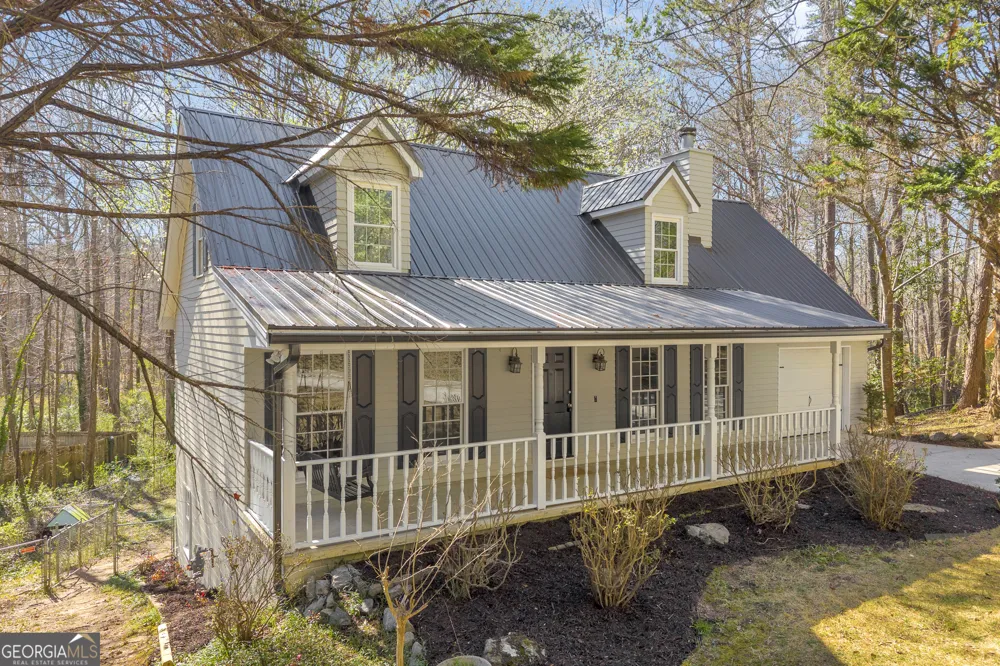 694 Lovers LN Toccoa, GA 30577