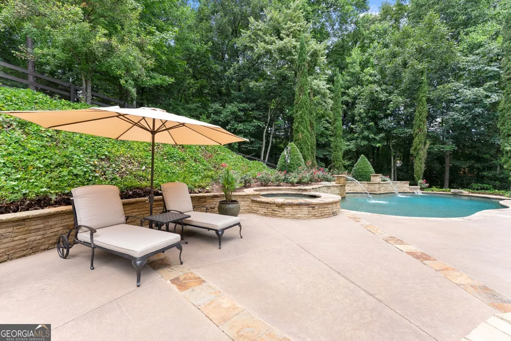 136 Riverview DR Suwanee, GA 30024