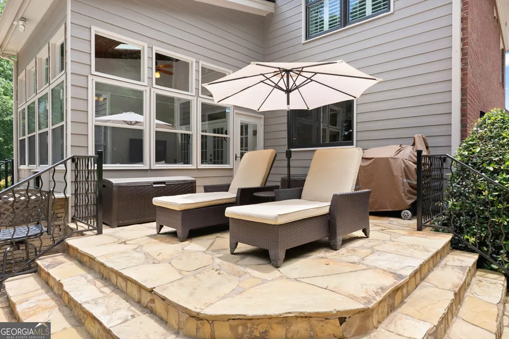 136 Riverview DR Suwanee, GA 30024