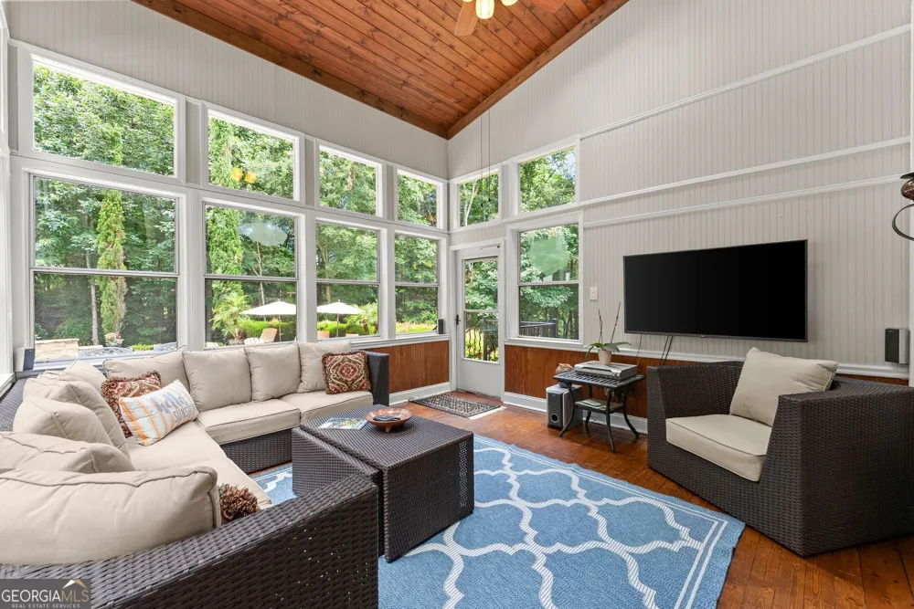 136 Riverview DR Suwanee, GA 30024