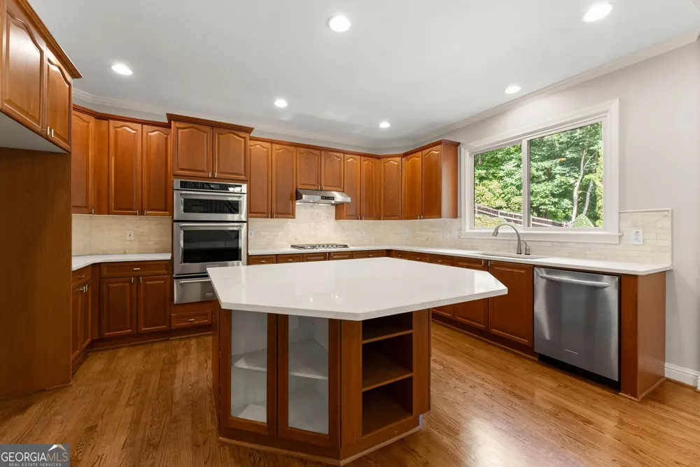 136 Riverview DR Suwanee, GA 30024