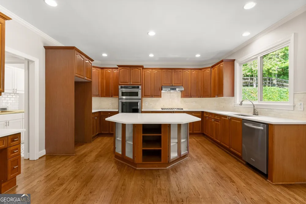 136 Riverview DR Suwanee, GA 30024