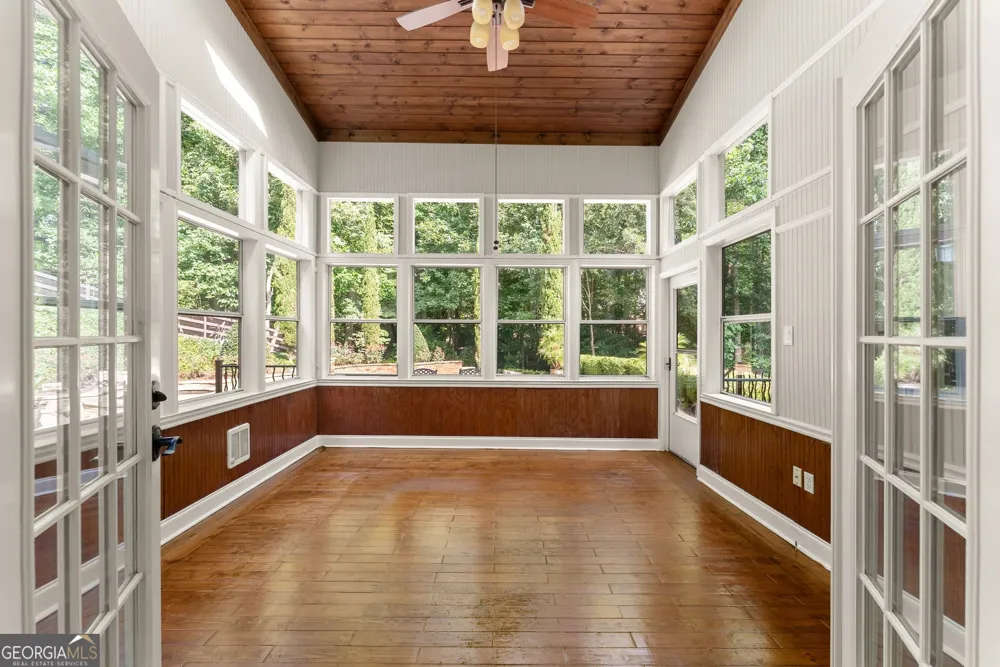 136 Riverview DR Suwanee, GA 30024