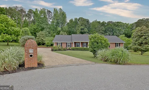 105 Walden WAY