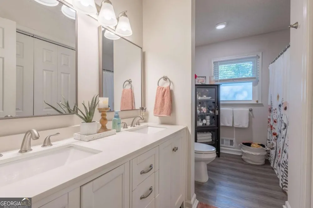 45 Lee DR Carrollton, GA 30116