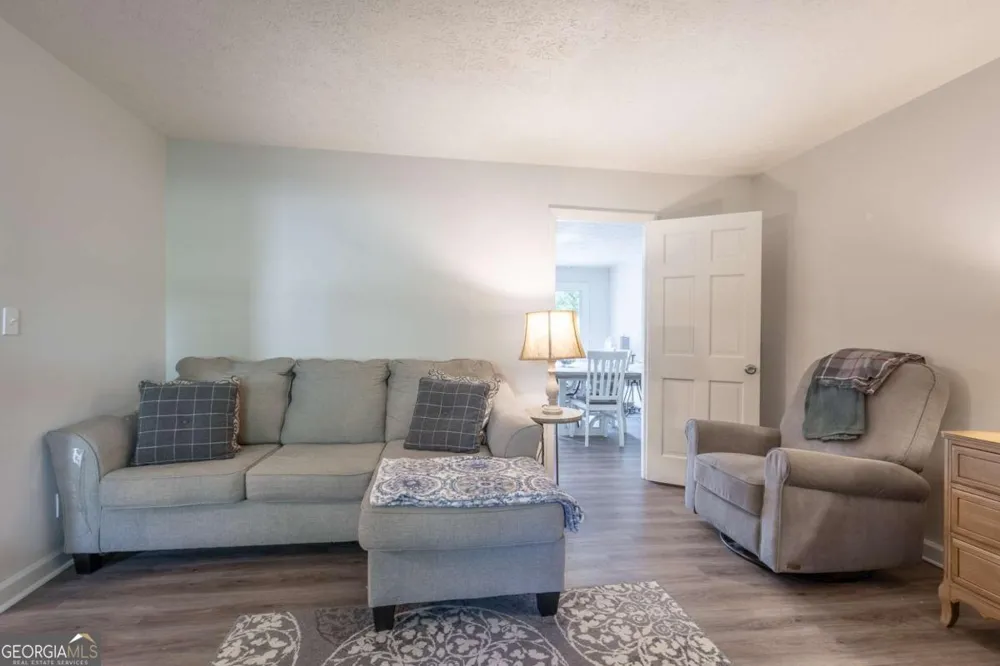 45 Lee DR Carrollton, GA 30116