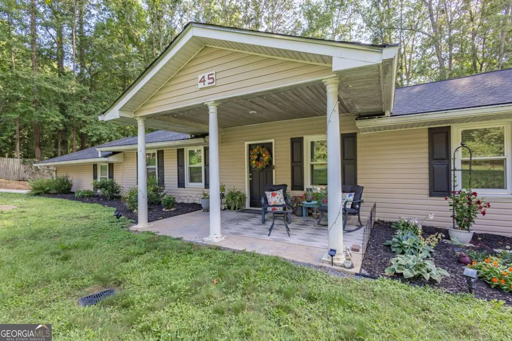 45 Lee DR Carrollton, GA 30116