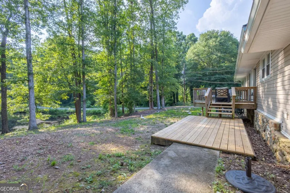 45 Lee DR Carrollton, GA 30116