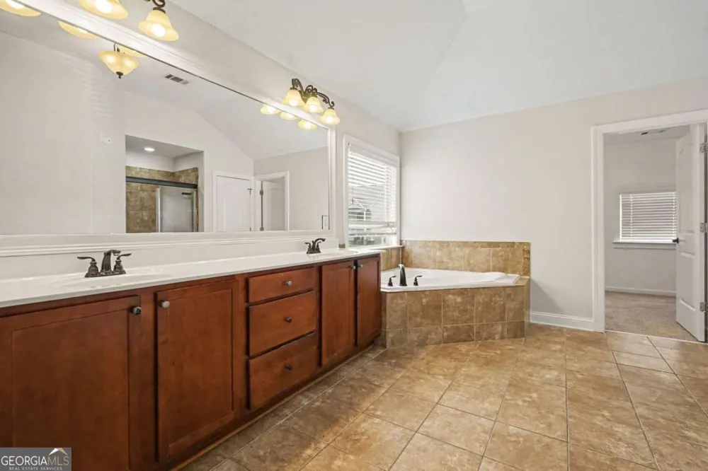 1210 Del Mar Club DR Dacula, GA 30019