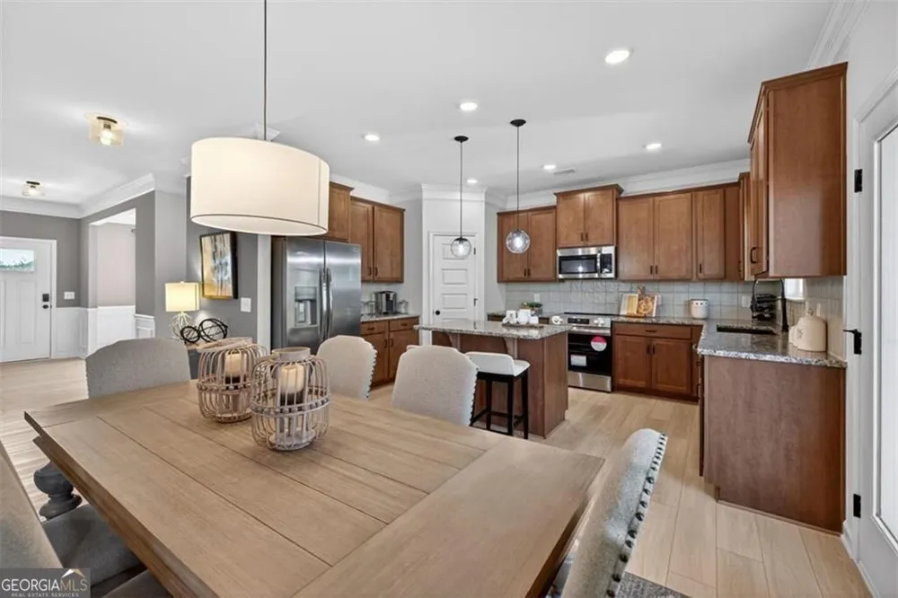 109 Shire LOOP Calhoun, GA 30701