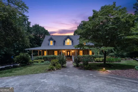 330 Scarlet LN