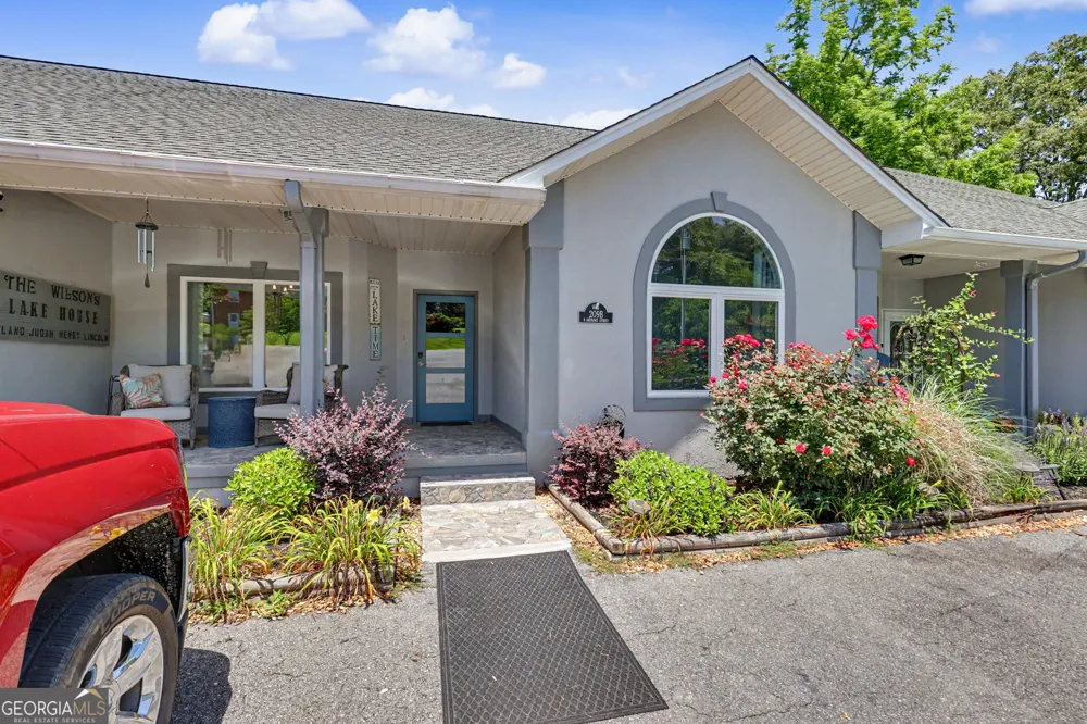 209 N Berrong ST Hiawassee, GA 30546