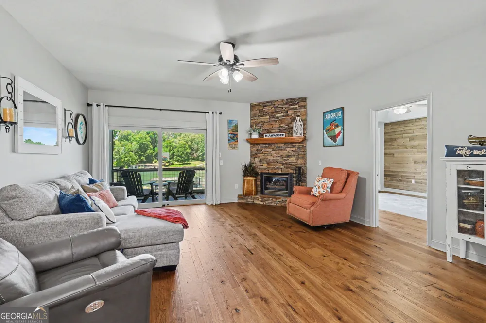 209 N Berrong ST Hiawassee, GA 30546