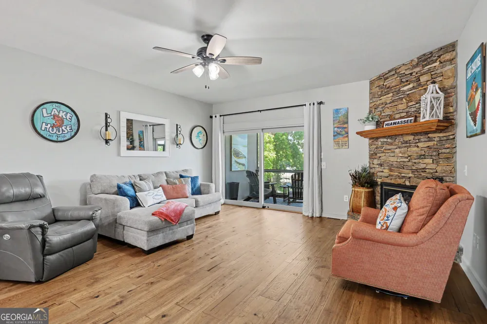 209 N Berrong ST Hiawassee, GA 30546