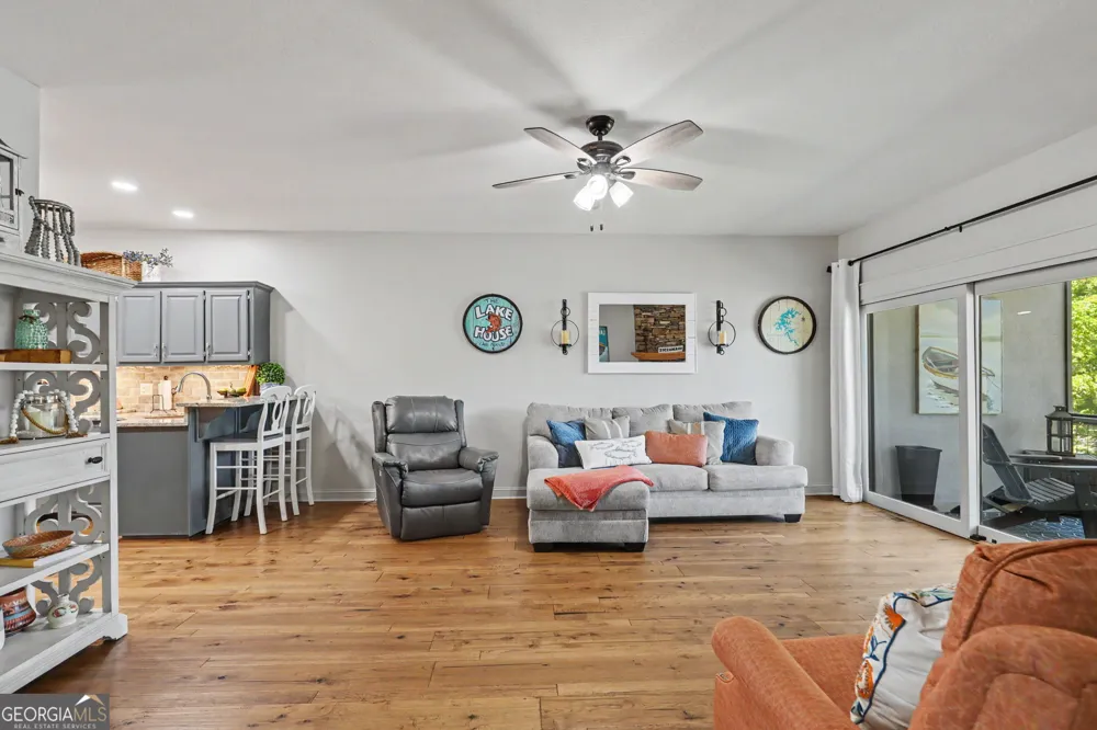 209 N Berrong ST Hiawassee, GA 30546