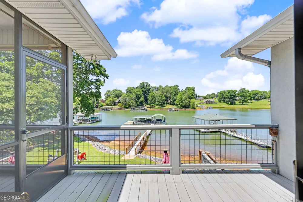 209 N Berrong ST Hiawassee, GA 30546