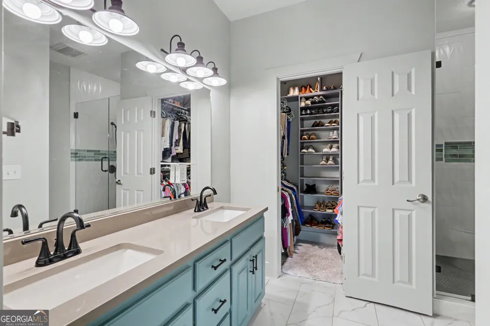 209 N Berrong ST Hiawassee, GA 30546