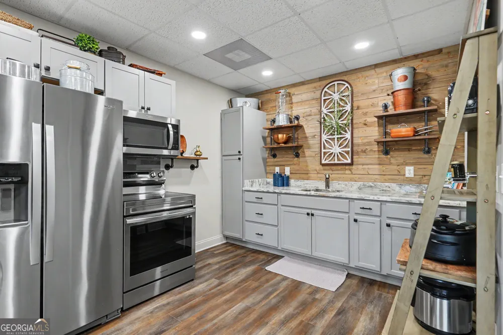 209 N Berrong ST Hiawassee, GA 30546