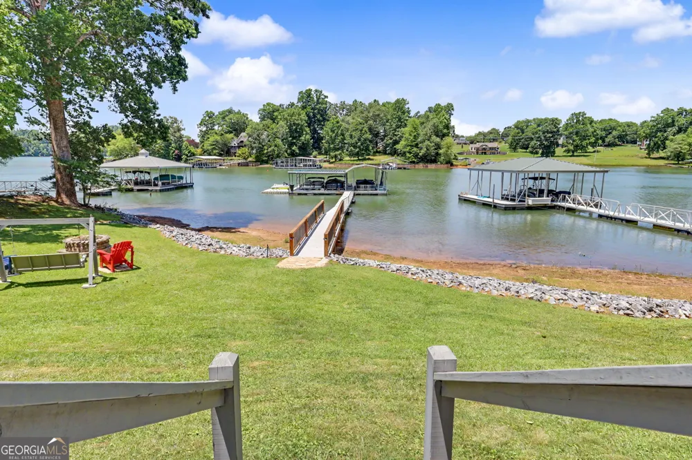 209 N Berrong ST Hiawassee, GA 30546