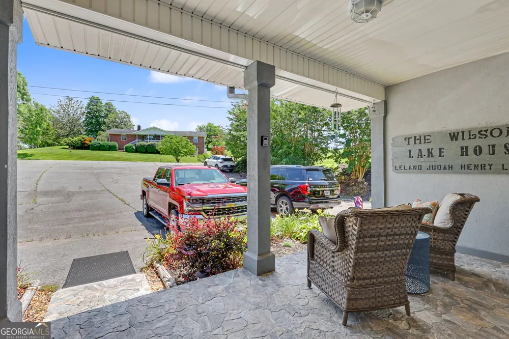 209 N Berrong ST Hiawassee, GA 30546