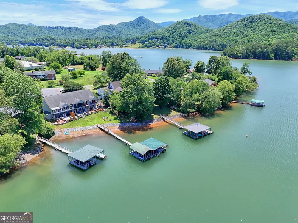 209 N Berrong ST Hiawassee, GA 30546