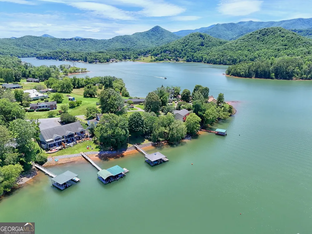 209 N Berrong ST Hiawassee, GA 30546