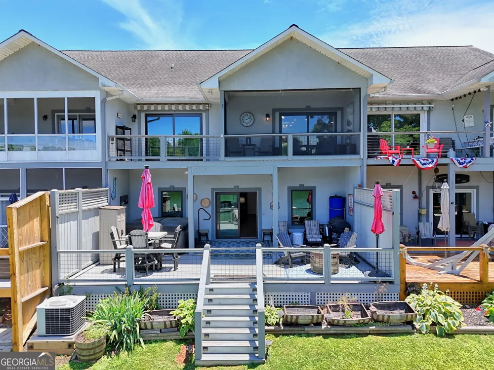 209 N Berrong ST Hiawassee, GA 30546