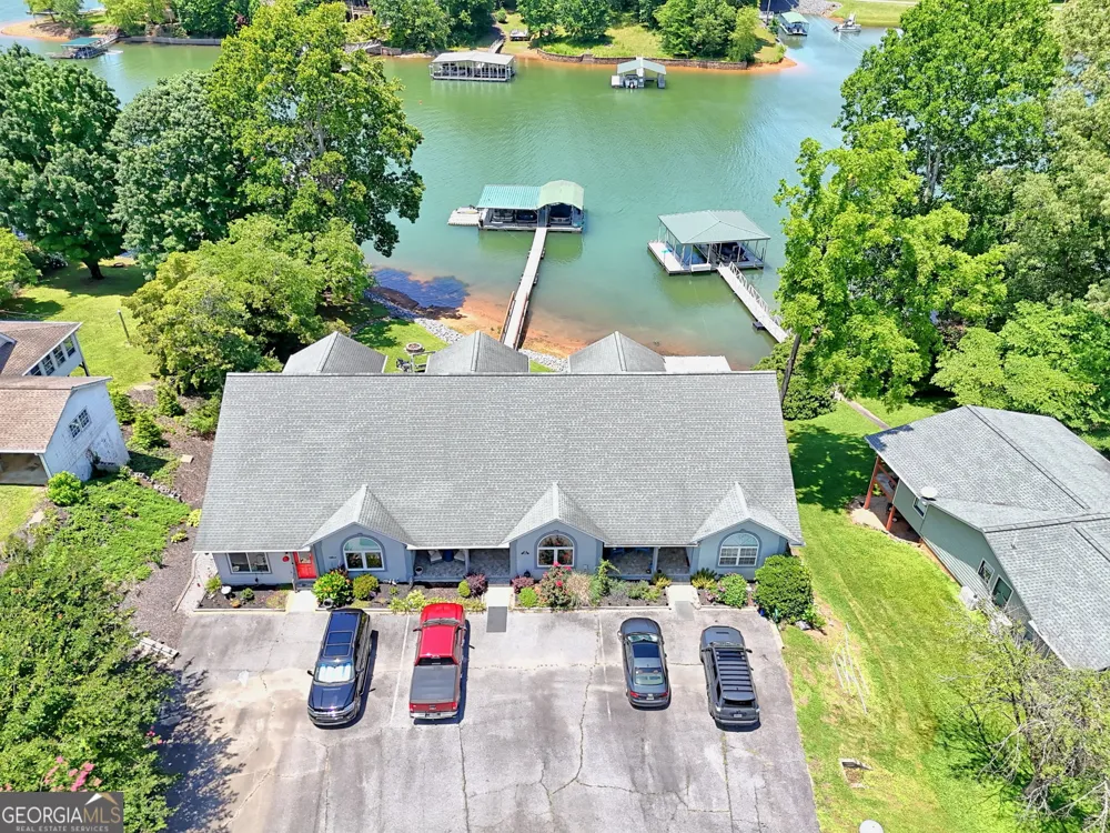 209 N Berrong ST Hiawassee, GA 30546