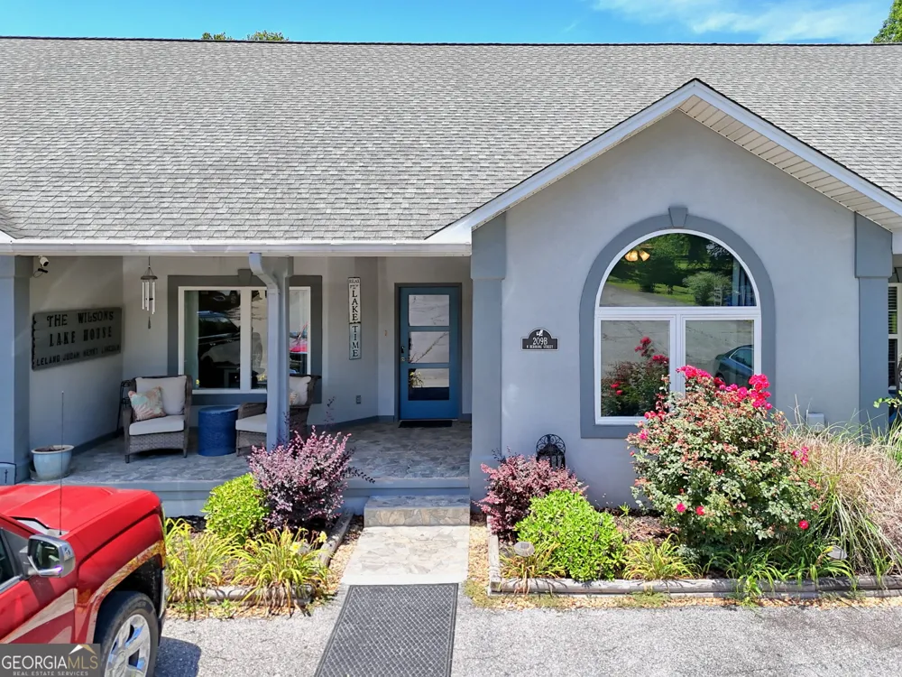209 N Berrong ST Hiawassee, GA 30546