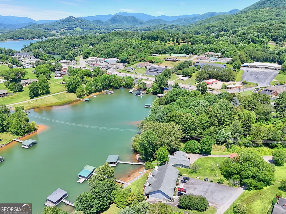 209 N Berrong ST Hiawassee, GA 30546