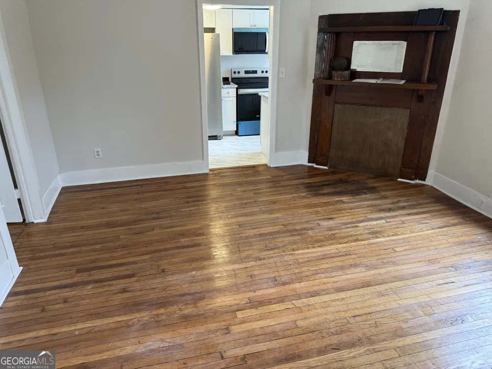 737 E 37th ST Savannah, GA 31401
