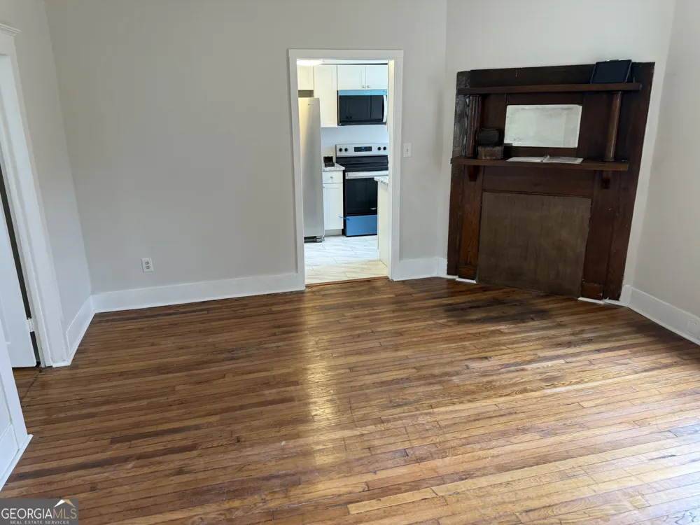 737 E 37th ST Savannah, GA 31401