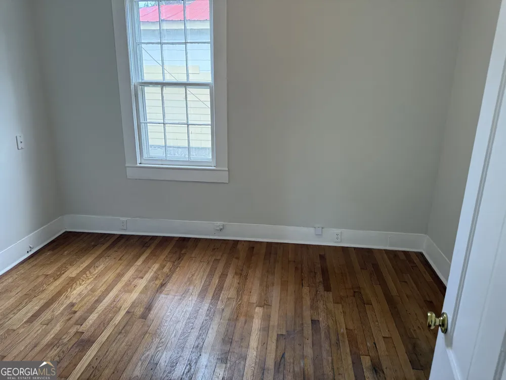 737 E 37th ST Savannah, GA 31401