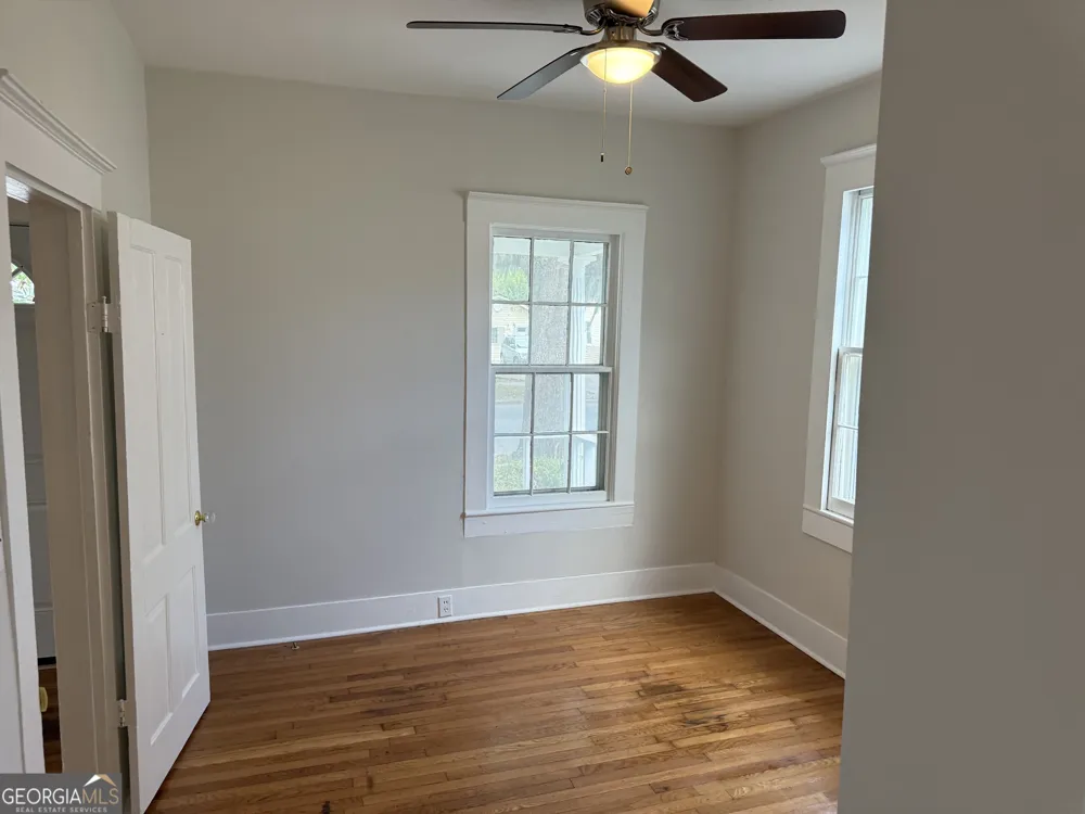 737 E 37th ST Savannah, GA 31401