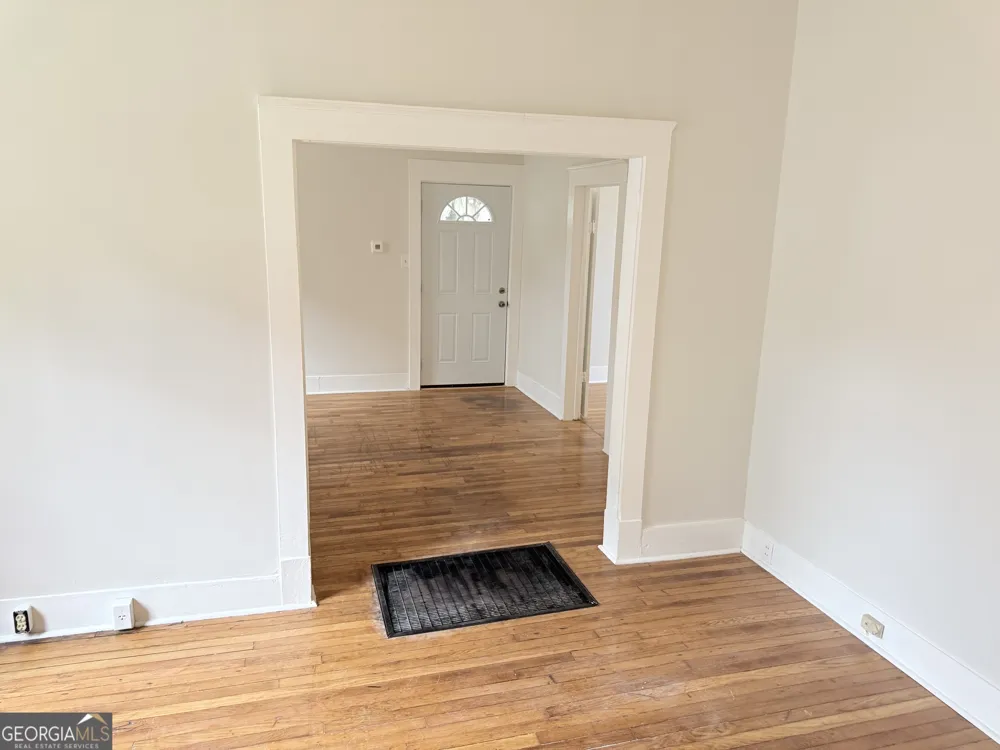 737 E 37th ST Savannah, GA 31401