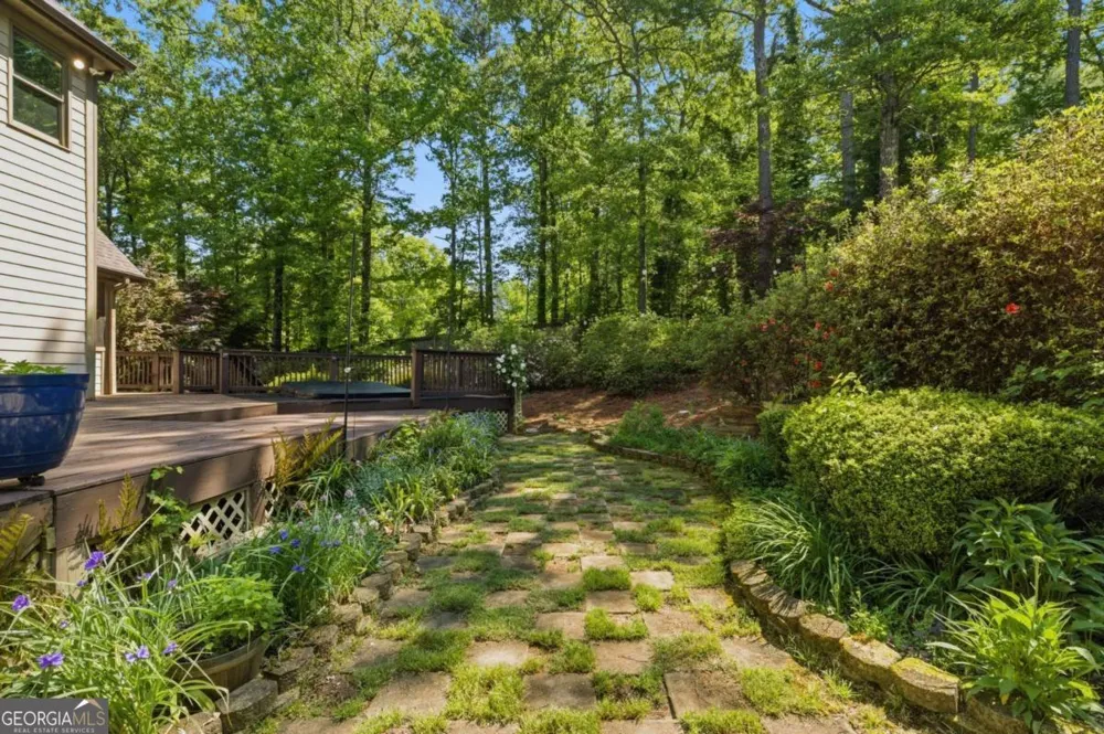 101 Lathems Mill LN Ball Ground, GA 30107