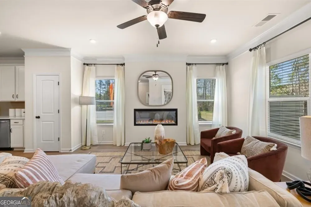 1080 Elowen DR Austell, GA 30168