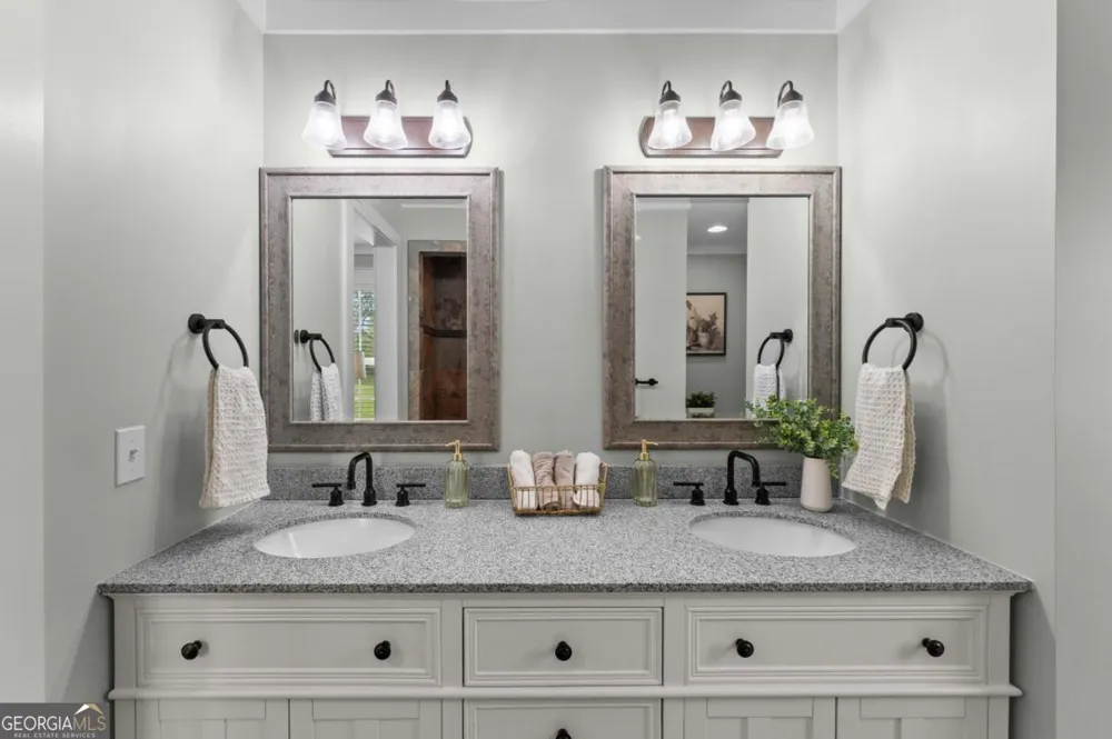 334 W Pine ST Metter, GA 30439
