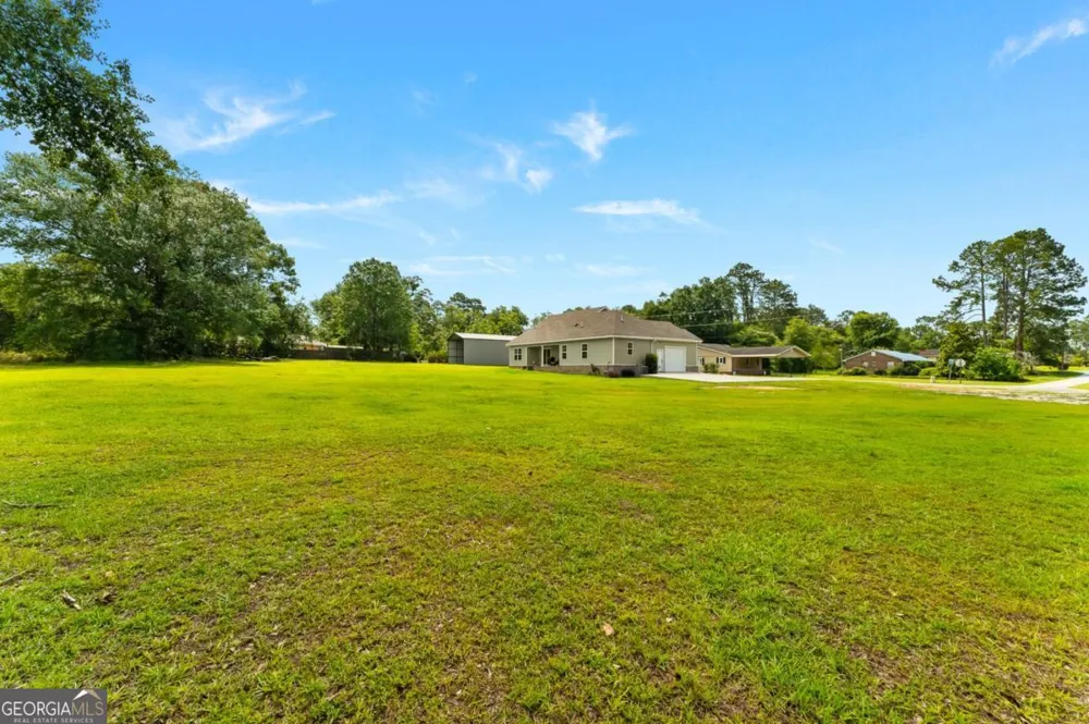 334 W Pine ST Metter, GA 30439