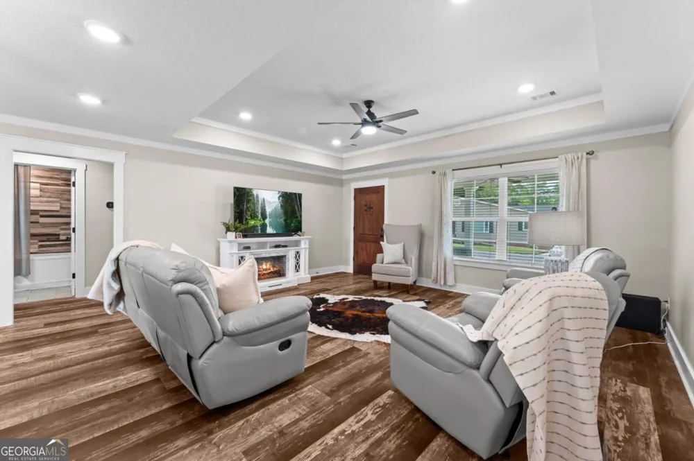 334 W Pine ST Metter, GA 30439