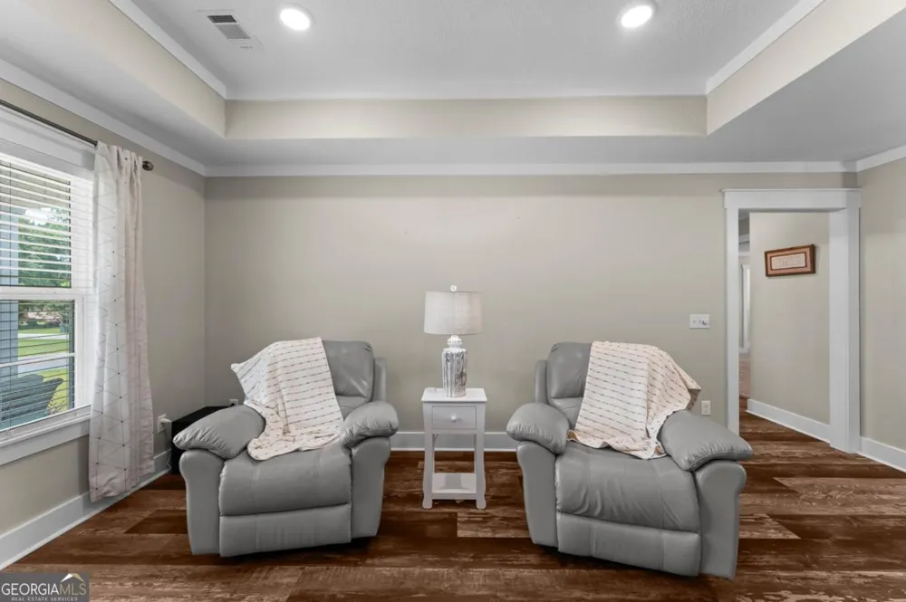 334 W Pine ST Metter, GA 30439