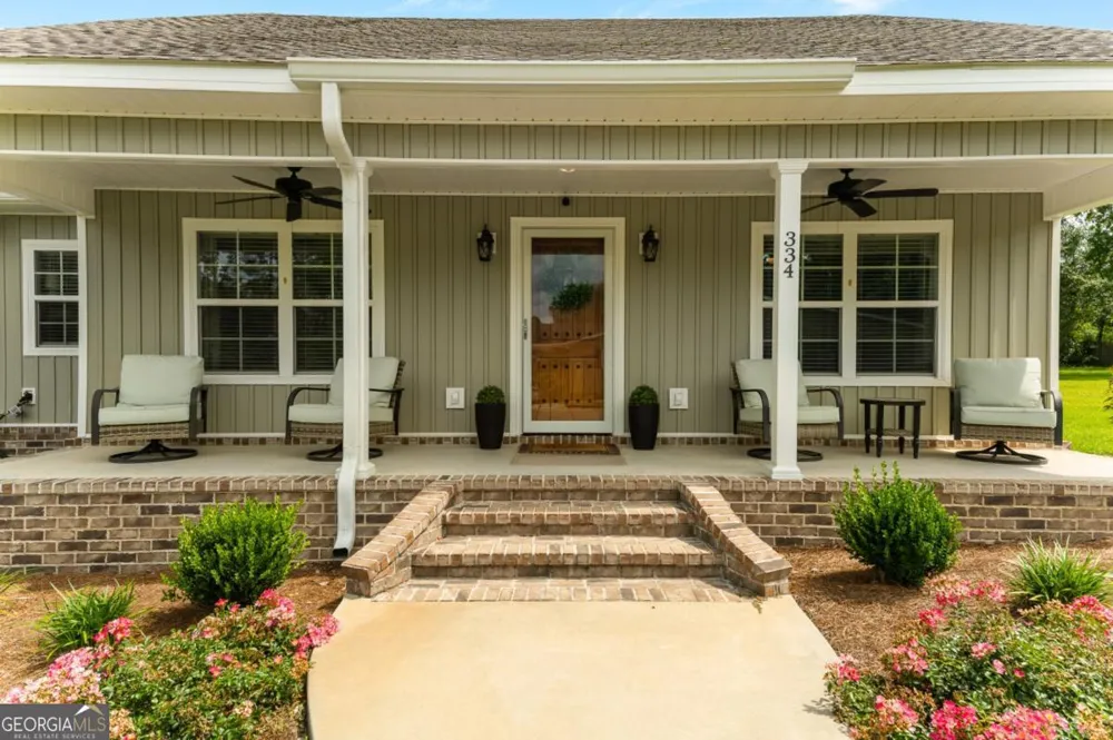 334 W Pine ST Metter, GA 30439