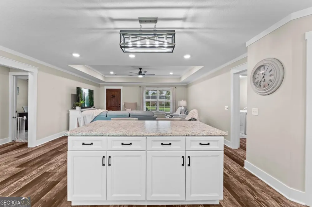 334 W Pine ST Metter, GA 30439