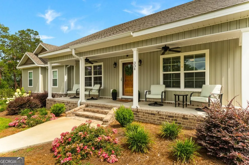 334 W Pine ST Metter, GA 30439