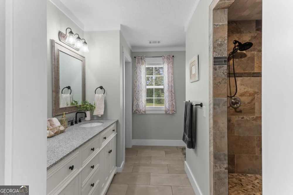 334 W Pine ST Metter, GA 30439